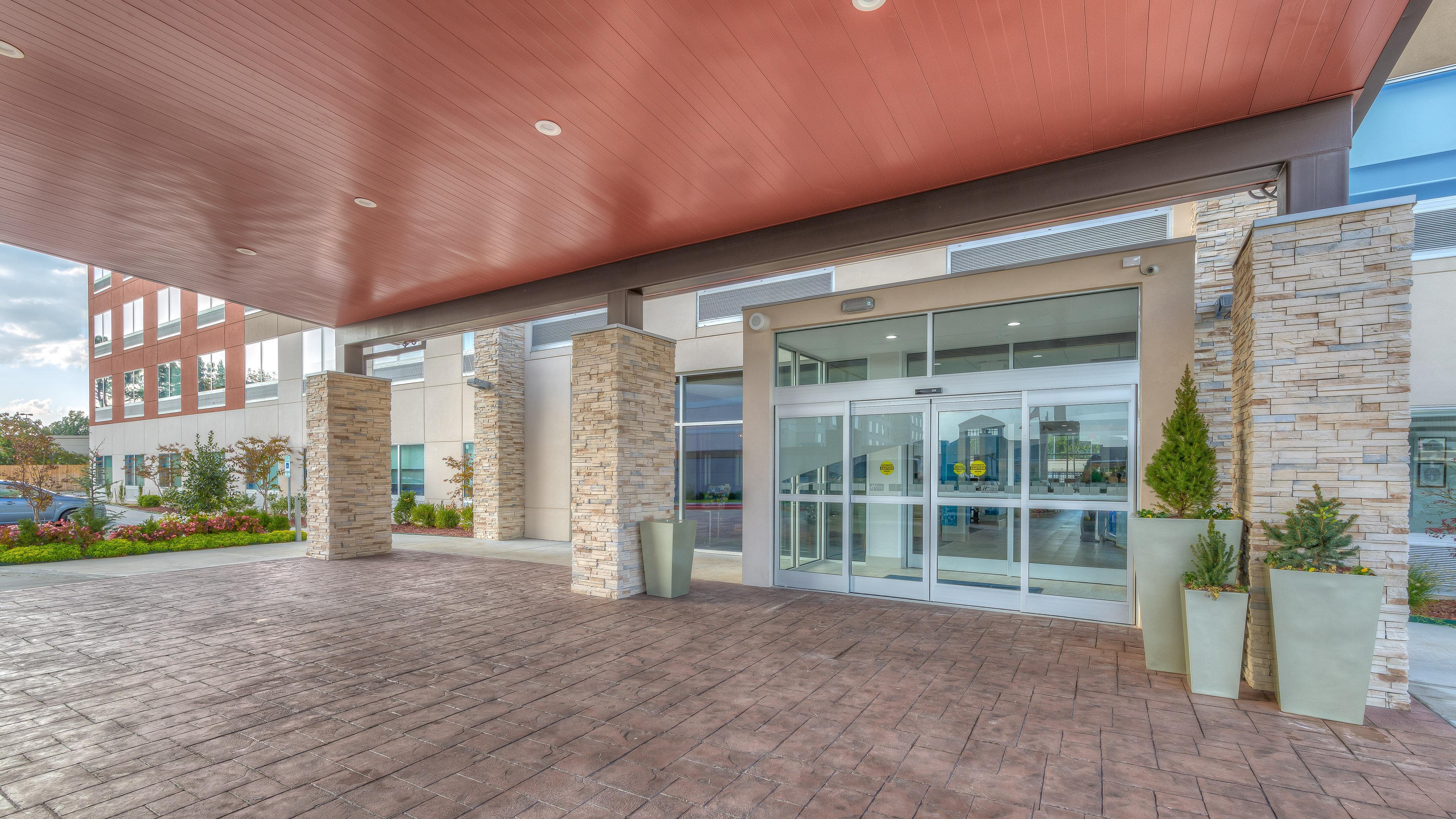 Holiday Inn Express & Suites Tulsa Midtown By Ihg Exteriér fotografie