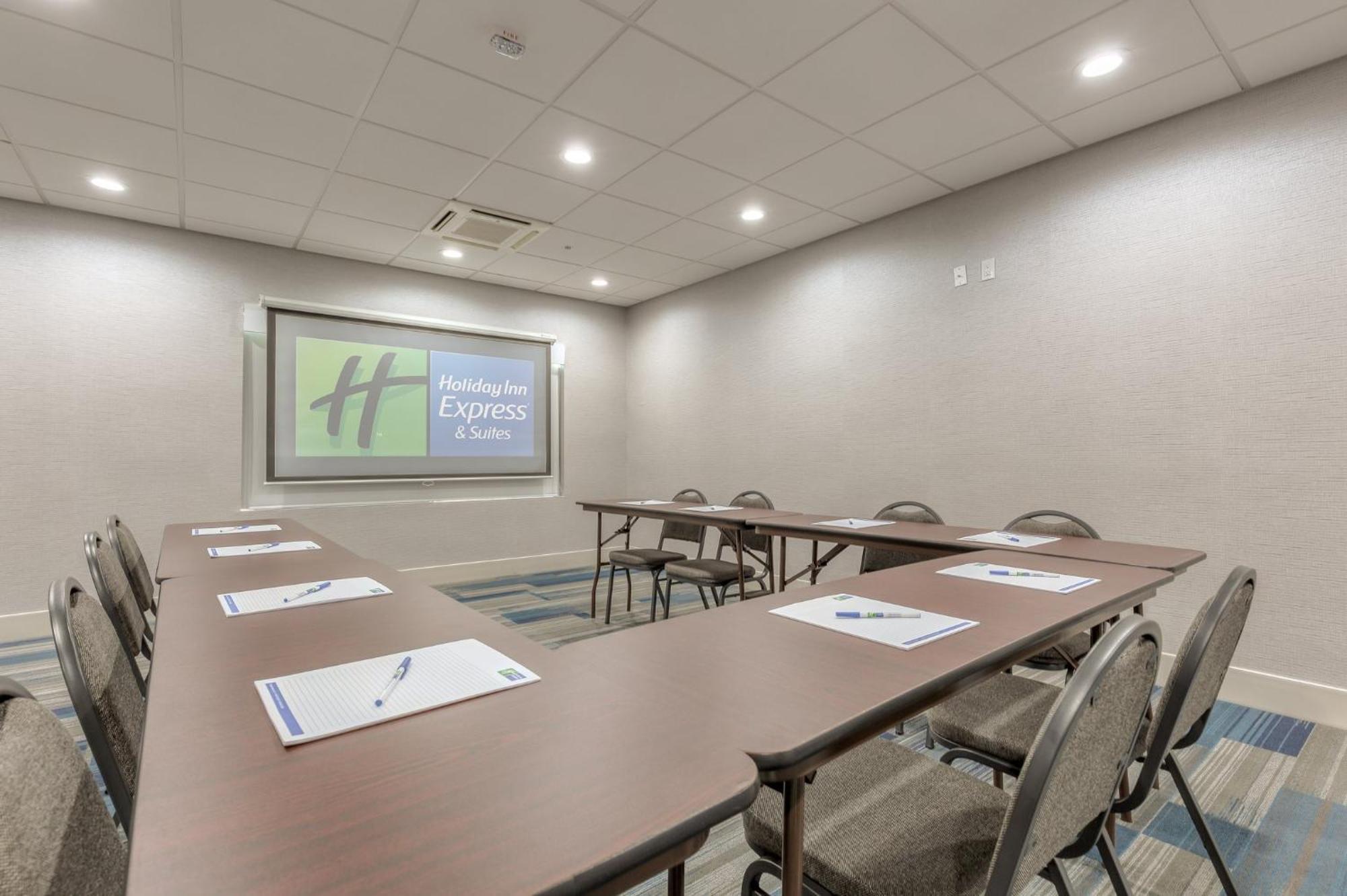 Holiday Inn Express & Suites Tulsa Midtown By Ihg Exteriér fotografie